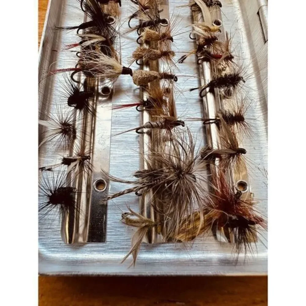 Perrine #66 Aluminum Sterling Quality Tackle Fly Box W/Over 50 Flies Pocket Size